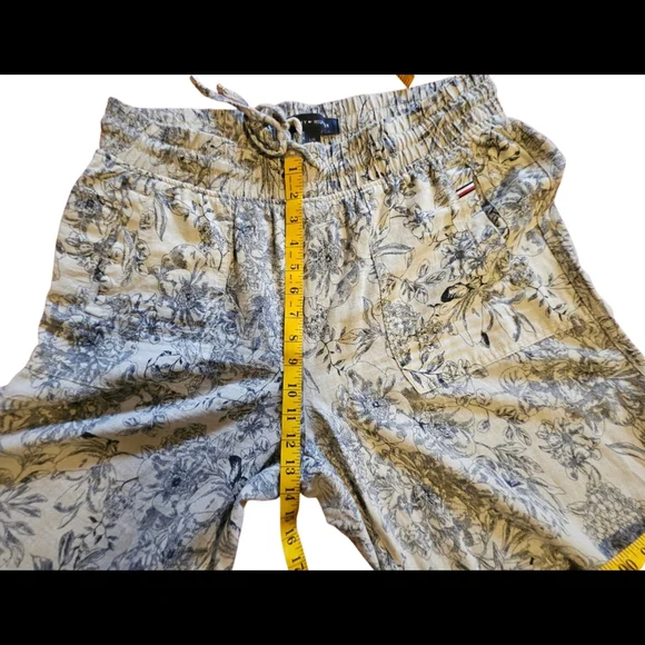 Floral Print Women's Pants-Size Large - Picture 13 of 17